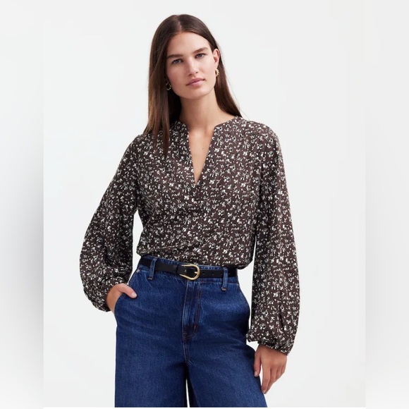 Madewell Tops - Madewell Women’s V-Neck Long Sleeve Top Dark Caron Size Medium